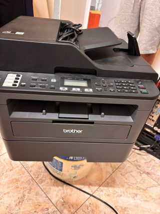 Brother MFC-L2710DW Impresora Multifunción
