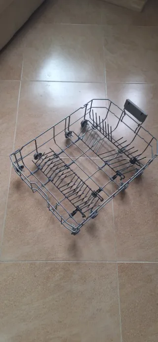 Cesta inferior lavavajillas 45 Beko