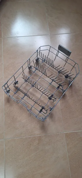 Cesta inferior lavavajillas 45 Beko