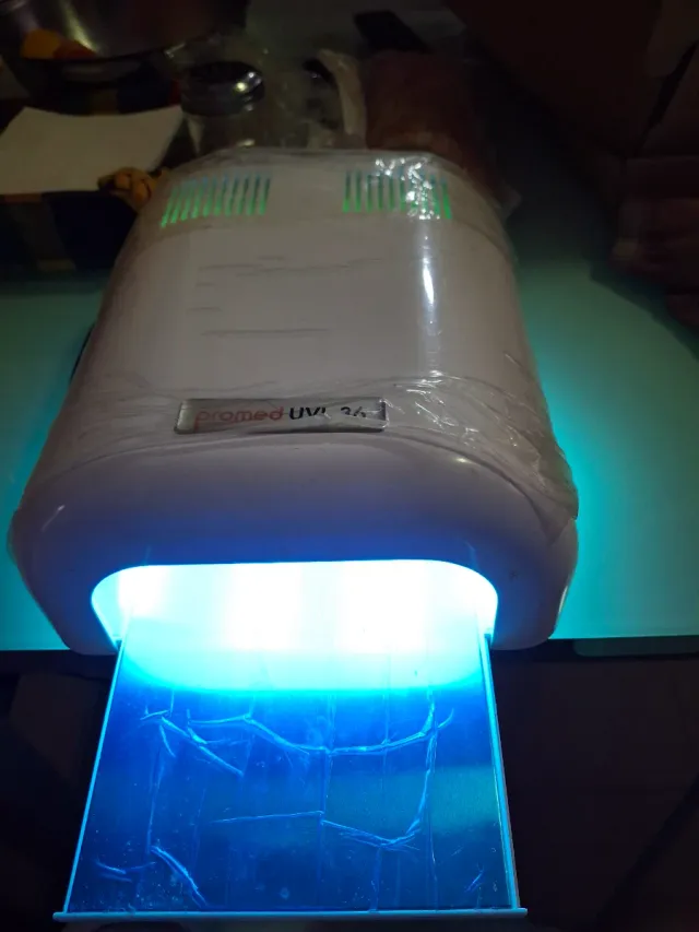 Lámpara UV Promed UVL-36 para uñas