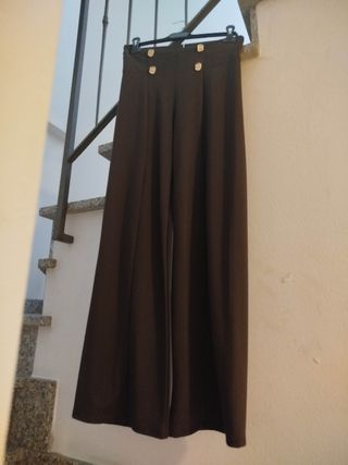 Pantaloni palazzo neri vita alta con bottoni oro