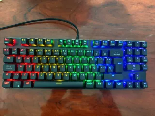 Teclado Mecánico 85% HAVIT Switches Rojos RGB