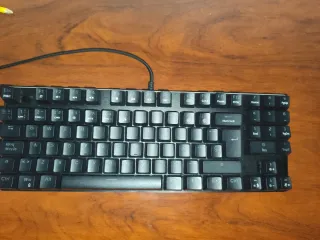 Teclado Mecánico 85% HAVIT Switches Rojos RGB