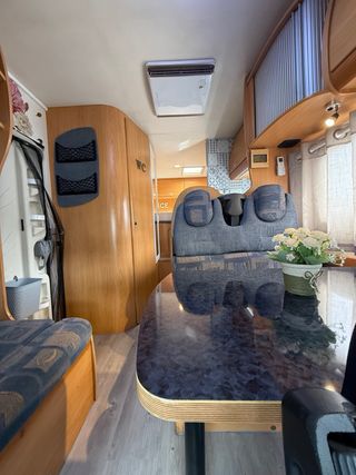 Autocaravana Alta gama/2 aires/garaje motos 