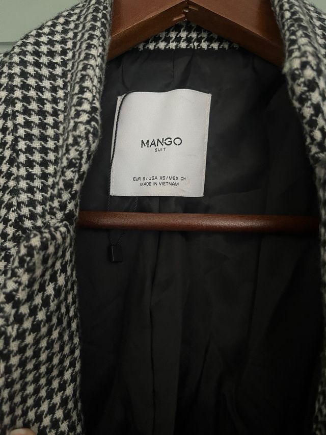 Abrigo Mango Cuadros Blanco y Negro