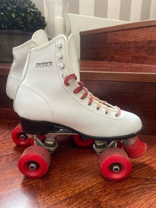 Patines blancos de 4 ruedas