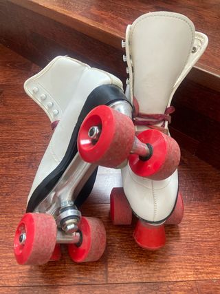 Patines blancos de 4 ruedas