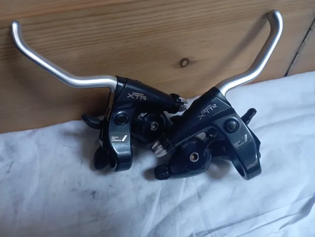 Mandos Shimano XTR Cambio y Freno