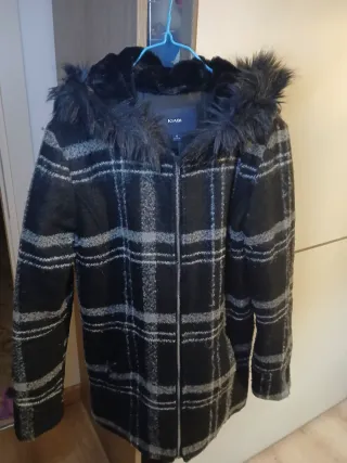 Cappottino con cappuccio e pelliccia