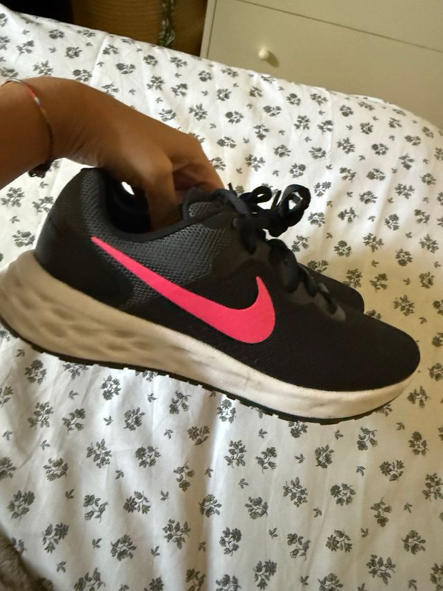 Zapatillas Nike Negras y Rosas