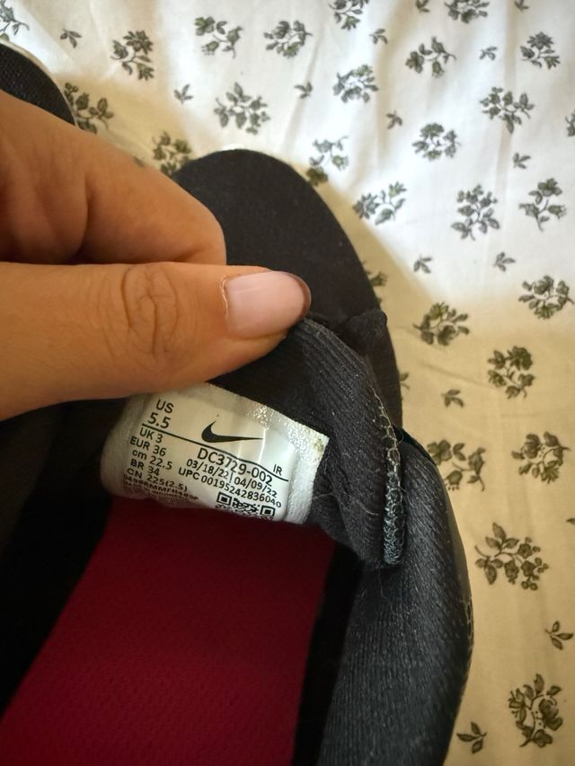 Zapatillas Nike Negras y Rosas