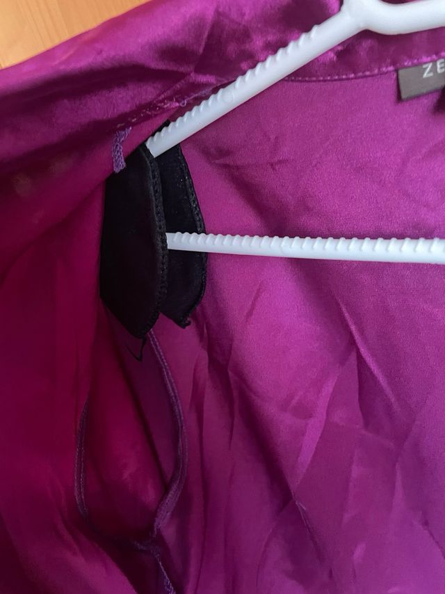Blusa satén Zendra morada talla L