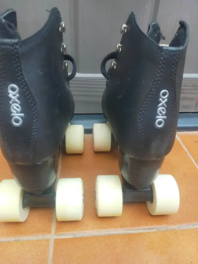 Patines de 4 ruedas negros talla 35