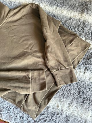 Sudadera cuello alto marrón