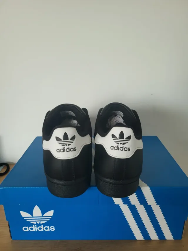 Adidas Superstar