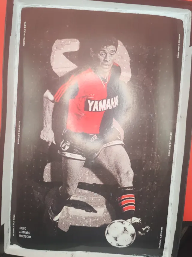 Camiseta Homenaje Maradona Messi Newell's