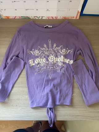 Camiseta morada Love Evolves