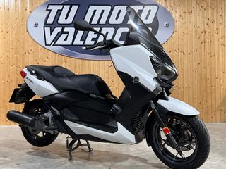 Yamaha XMAX 250