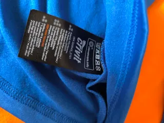 Camiseta térmica Crivit niño azul.
