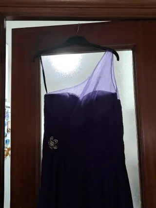 Vestido de fiesta morado