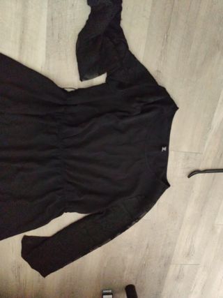 Vestido negro mangas estampadas traslucidas wuoo