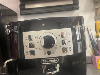 Cafetera Automática DeLonghi Magnifica S