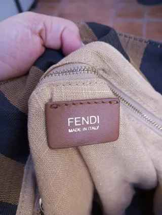 Borsa Fendi a righe marroni e nere