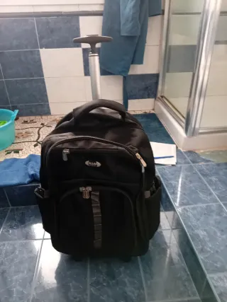Zaino con rotelle nero