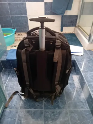 Zaino con rotelle nero