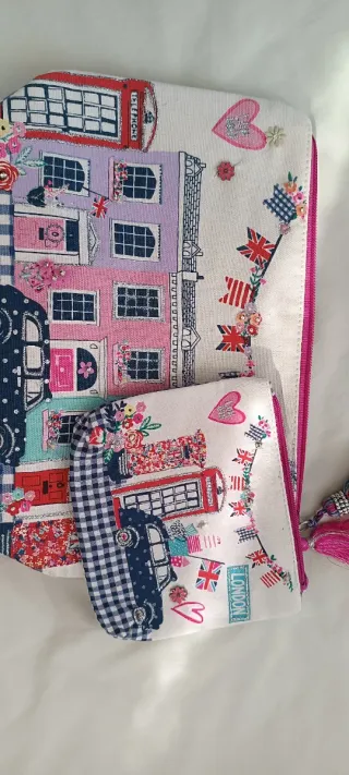 Set neceser y cartera London Accessorize