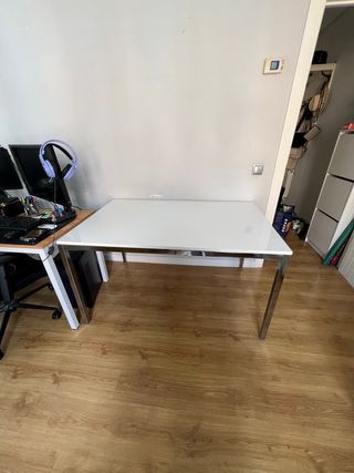 Mesa de comedor blanca