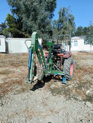 Retroexcavadora para tractor