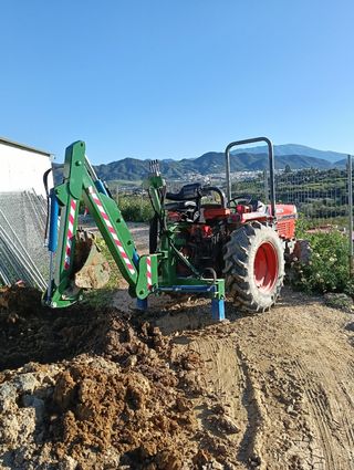 Retroexcavadora para tractor