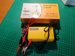 Cargador Batería Inteligente 12V 2A-3A