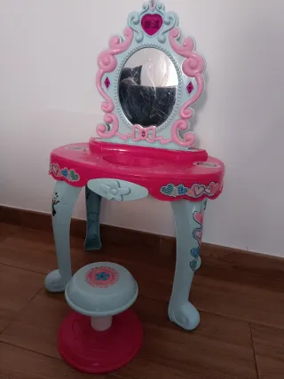Cuna de madera bebé + Lote de regalos
