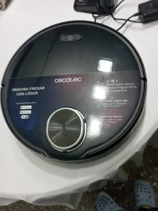 Robot Cecotec 4 en 1 con Láser y App