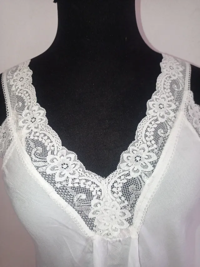 Camiseta tirantes encaje blanco