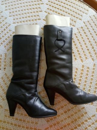 Botas de piel negras talla 35