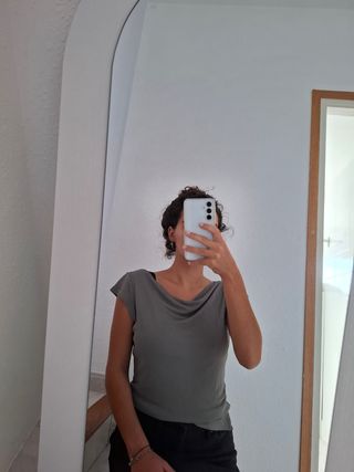 Camiseta Guess gris