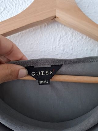 Camiseta Guess gris