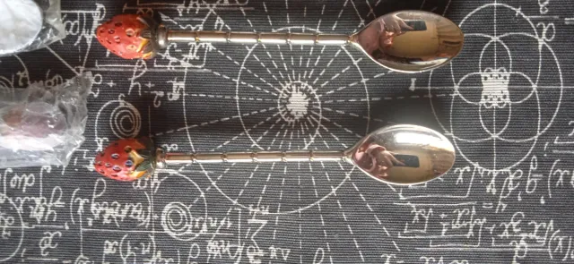 Juego de 12 cucharillas de café con fresa