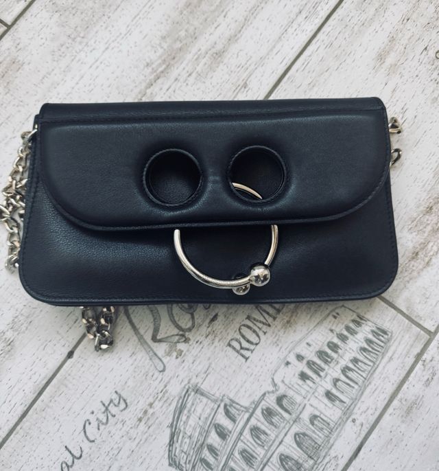 Bolsa JW Anderson Pierce Negra