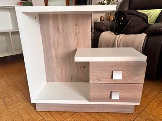Mueble de entrada blanco y madera