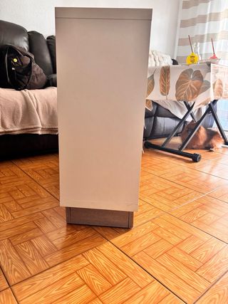 Mueble de entrada blanco y madera
