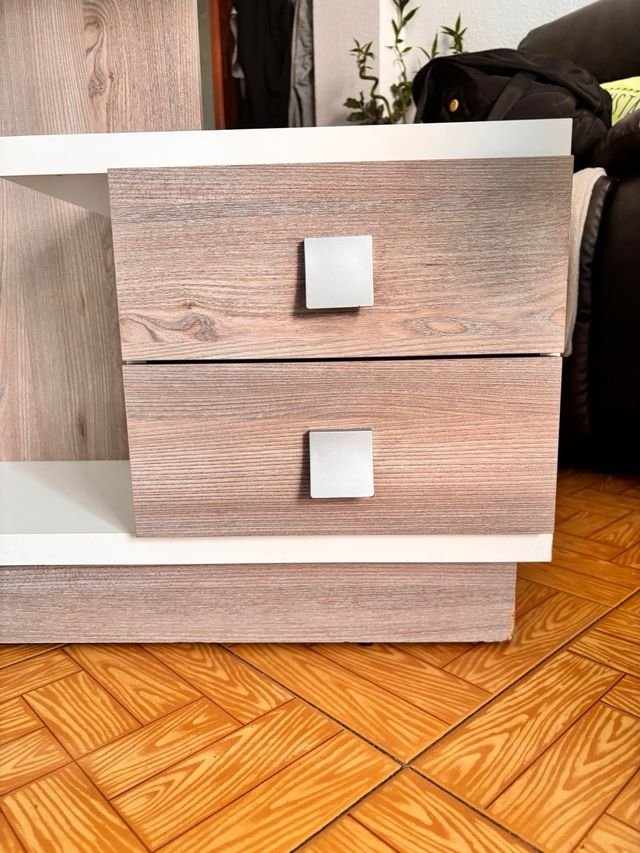 Mueble de entrada blanco y madera
