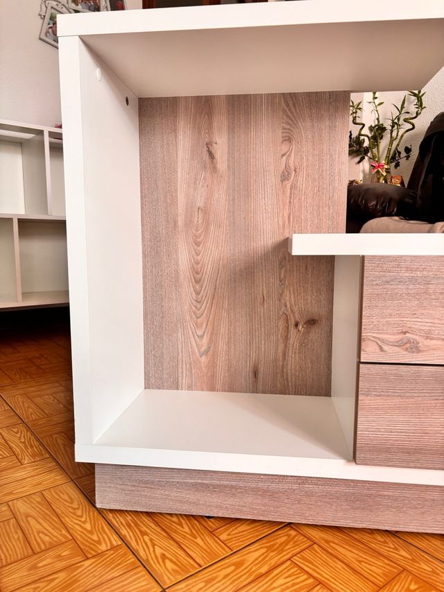 Mueble de entrada blanco y madera
