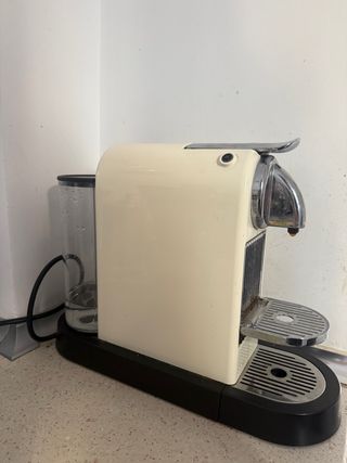 Cafetera Nespresso DeLonghi Automática