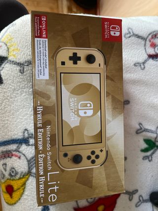 Nintendo Switch Lite Hyrule Edition
