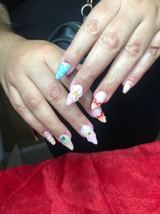 Diseños de uñas todo hecho a mano