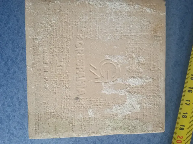 Azulejos blancos y amarillos,10x10 cm.